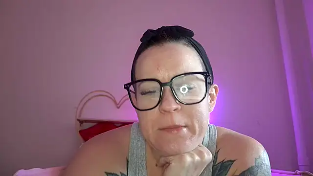 quinnmariexo online show from January 19, 2026, 3:38 pm