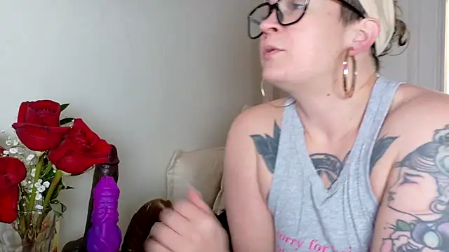 quinnmariexo online show from February 24, 2026, 5:11 pm