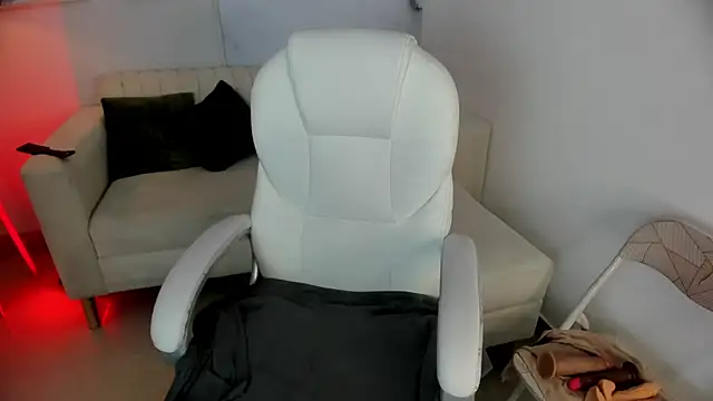 youpinkgirl  online show from September 11, 2025, 8:20 pm