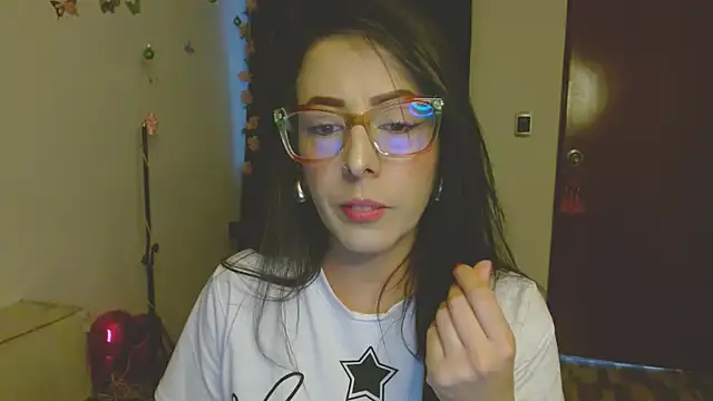 ella peck online show from December 21, 2025, 10:06 pm