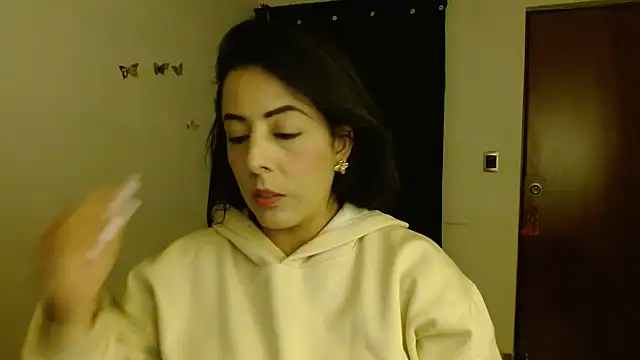 Snapshot of ella_peck chatting on June 10, 2026, 4:56 am ella peck online show from June 10, 2026, 4:56 am