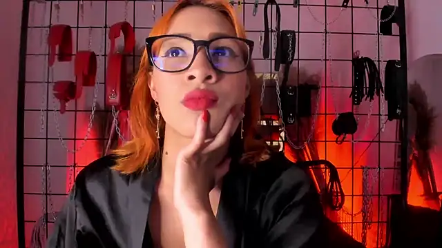 Snapshot of charrlotte_quinn chatting on February 15, 2025, 1:10 am charrlotte quinn online show from February 15, 2025, 1:10 am