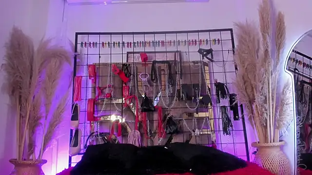 Snapshot of charrlotte_quinn chatting on March 14, 2025, 8:38 pm charrlotte quinn online show from March 14, 2025, 8:38 pm