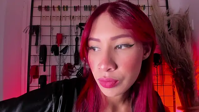 Snapshot of charrlotte_quinn chatting on October 10, 2025, 9:14 pm charrlotte quinn online show from October 10, 2025, 9:14 pm