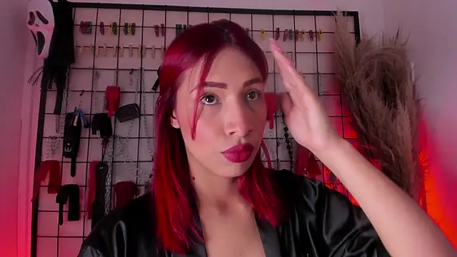 Snapshot of charrlotte_quinn chatting on October 29, 2025, 2:30 pm charrlotte quinn online show from October 29, 2025, 2:30 pm