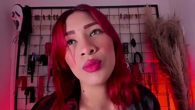 Snapshot of charrlotte_quinn chatting on November 3, 2025, 2:40 pm charrlotte quinn online show from November 3, 2025, 2:40 pm