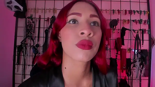 Snapshot of charrlotte_quinn chatting on January 10, 2026, 4:20 pm charrlotte quinn online show from January 10, 2026, 4:20 pm