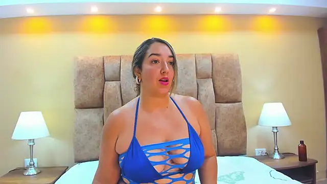 MiiaHot online show from September 26, 2025, 11:53 pm