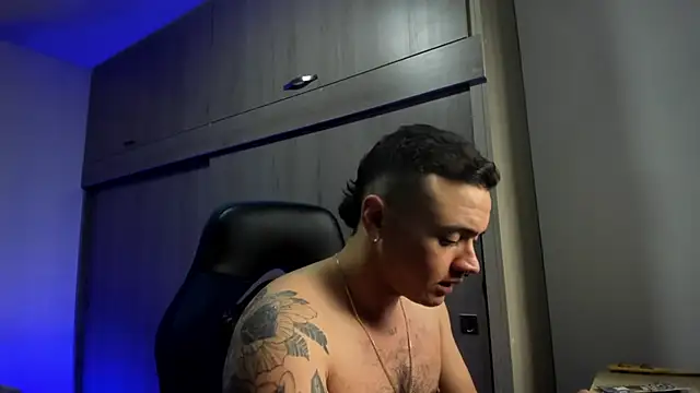 male pussy online show from December 4, 2025, 9:23 pm