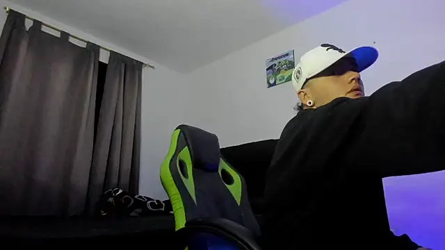 Snapshot of male_pussy chatting on February 4, 2026, 1:44 am male pussy online show from February 4, 2026, 1:44 am