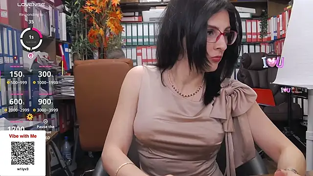 classyladyrellax online show from December 18, 2025, 1:39 pm