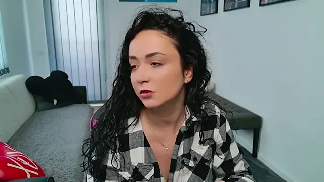 Snapshot of KatherineRyder chatting on April 8, 2026, 7:41 am KatherineRyder online show from April 8, 2026, 7:41 am