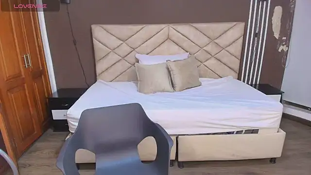 Raquel jones online show from December 14, 2025, 11:26 am