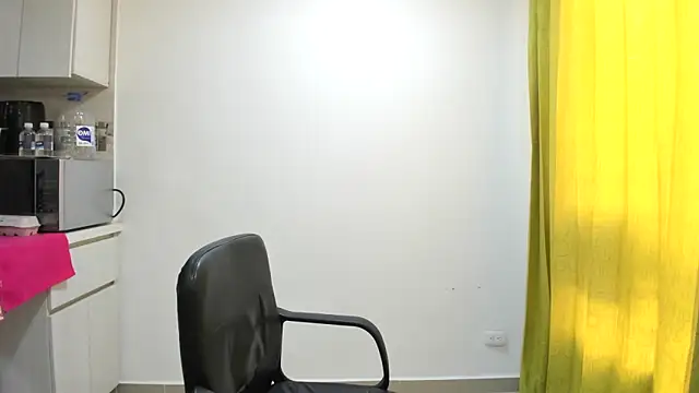 Adele johnsonn1 online show from January 16, 2025, 6:27 pm