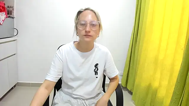 Adele johnsonn1 online show from March 19, 2025, 3:19 pm