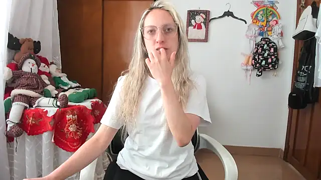 Adele johnsonn1 online show from December 2, 2025, 4:02 pm