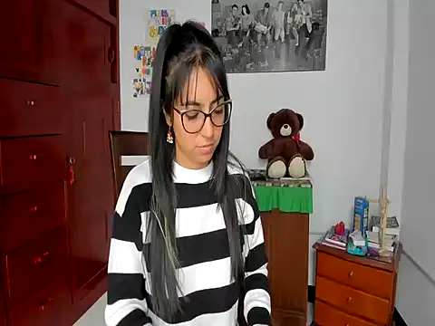 Isabellaa22 1 online show from December 12, 2024, 6:31 pm