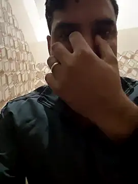 bull 4hottie online show from December 1, 2025, 1:21 am