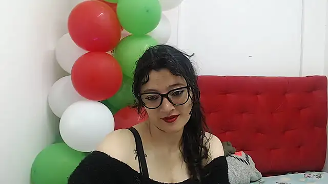 Snapshot of lunazulsj chatting on January 8, 2025, 2:35 pm lunazulsj online show from January 8, 2025, 2:35 pm