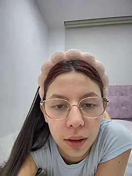 Bonniepark online show from March 4, 2026, 11:00 pm