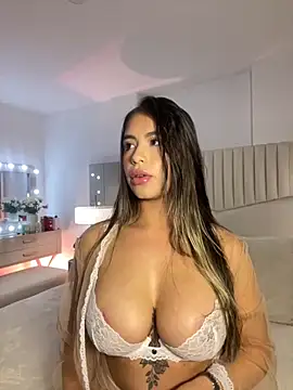  laura 02 online show from November 19, 2025, 11:16 pm