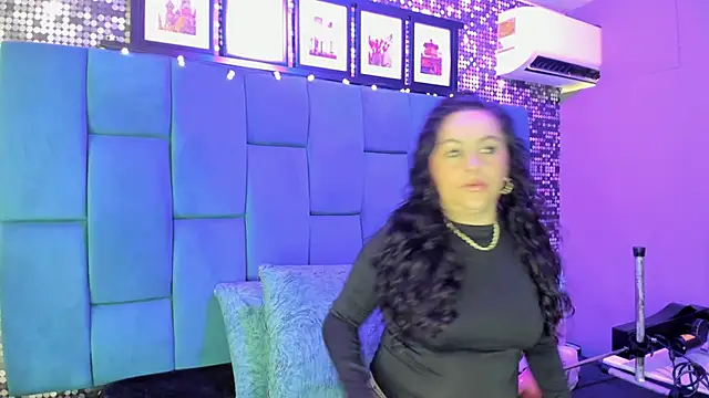 hanny milf online show from November 18, 2025, 11:47 am