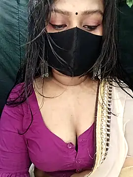 Idhika Paul online show from November 18, 2025, 5:17 pm