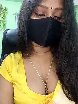 Idhika Paul online show from December 2, 2025, 5:41 pm