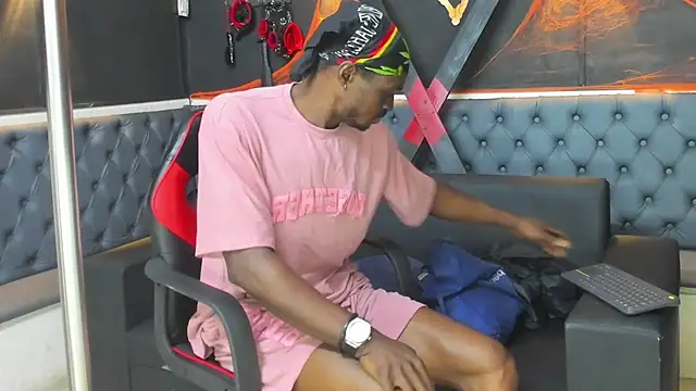 Snapshot of Terrance_z chatting on October 27, 2025, 7:51 pm Terrance z online show from October 27, 2025, 7:51 pm