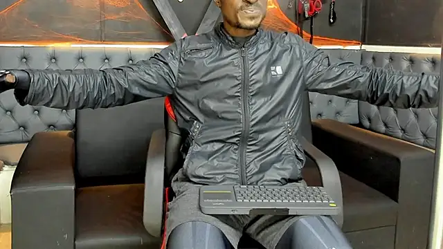 Snapshot of Terrance_z chatting on October 29, 2025, 6:26 am Terrance z online show from October 29, 2025, 6:26 am