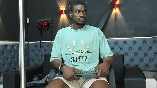 Snapshot of Terrance_z chatting on November 3, 2025, 8:21 pm Terrance z online show from November 3, 2025, 8:21 pm