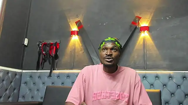 Snapshot of Terrance_z chatting on November 10, 2025, 10:09 pm Terrance z online show from November 10, 2025, 10:09 pm