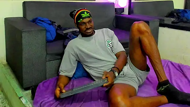 Snapshot of Terrance_z chatting on November 16, 2025, 9:53 pm Terrance z online show from November 16, 2025, 9:53 pm