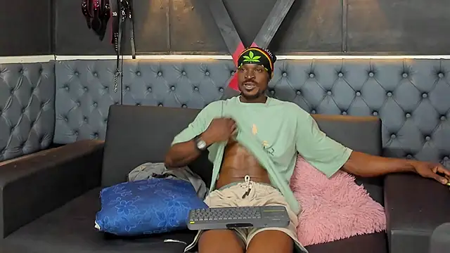 Snapshot of Terrance_z chatting on November 22, 2025, 7:46 pm Terrance z online show from November 22, 2025, 7:46 pm