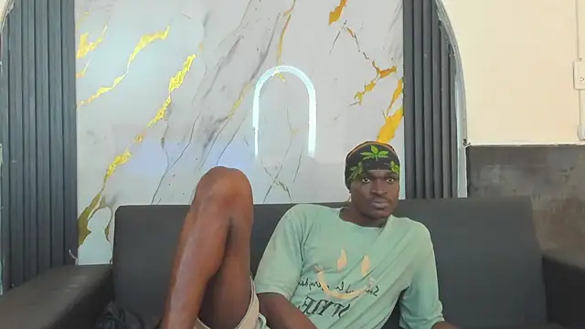 Snapshot of Terrance_z chatting on December 18, 2025, 7:42 pm Terrance z online show from December 18, 2025, 7:42 pm