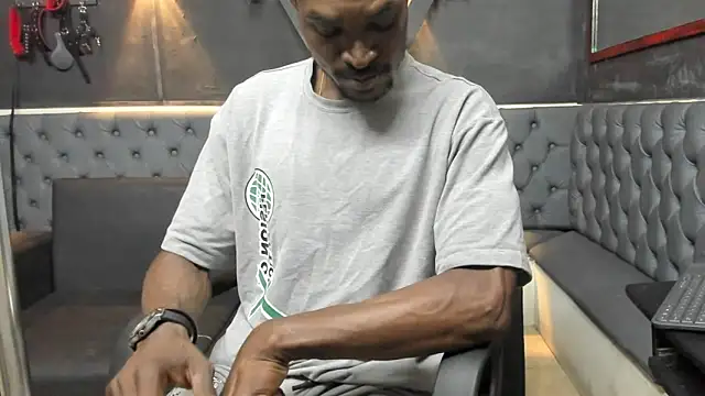 Snapshot of Terrance_z chatting on January 10, 2026, 7:04 pm Terrance z online show from January 10, 2026, 7:04 pm