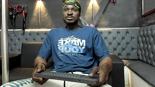 Snapshot of Terrance_z chatting on February 8, 2026, 8:01 pm Terrance z online show from February 8, 2026, 8:01 pm