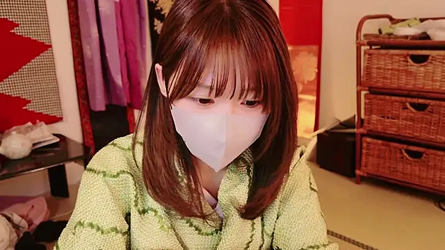 Yui-Ch online show from January 8, 2025, 4:44 pm