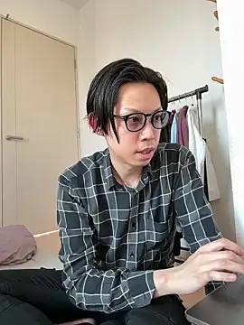 Snapshot of -mirai- chatting on March 21, 2025, 7:22 am -mirai- online show from March 21, 2025, 7:22 am