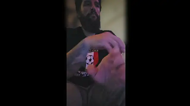 Armyexhibitionistvet online show from October 7, 2025, 9:28 am