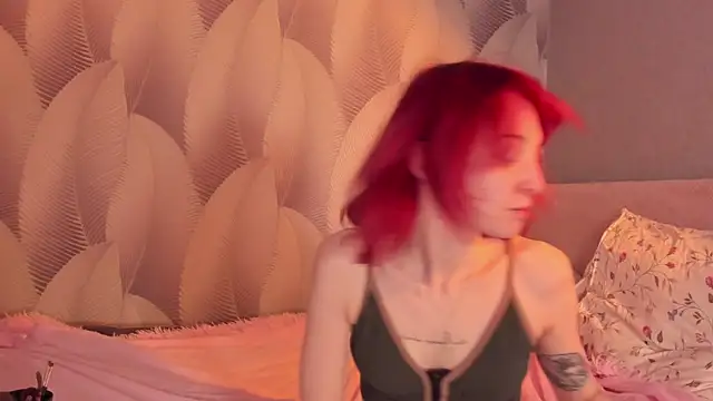 Snapshot of CrystalRey chatting on March 17, 2025, 5:34 am CrystalRey online show from March 17, 2025, 5:34 am