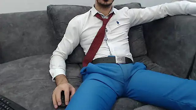 Naughtb0y online show from December 5, 2025, 11:08 am