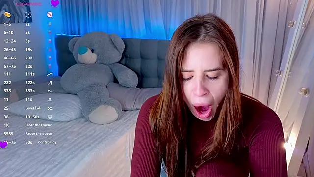 Milkissss online show from March 10, 2026, 10:59 pm