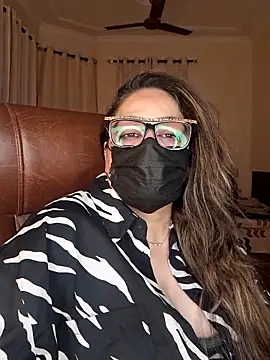 SEXY-Sardarni online show from September 17, 2025, 2:41 pm