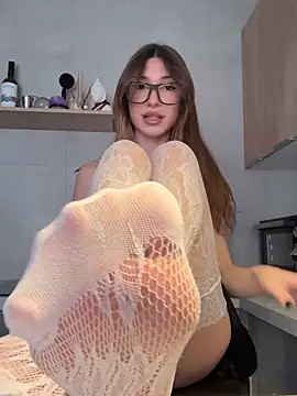 mollyyank online show from April 12, 2026, 9:25 am