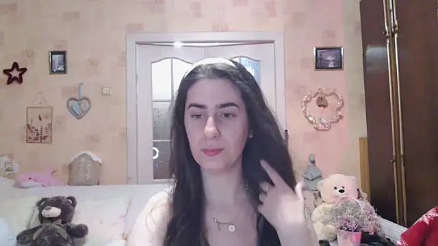 INELIKA online show from November 13, 2025, 7:57 pm