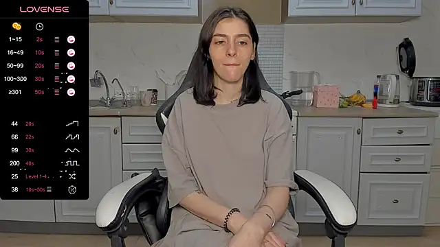 broosnica1 online show from February 15, 2025, 8:33 pm