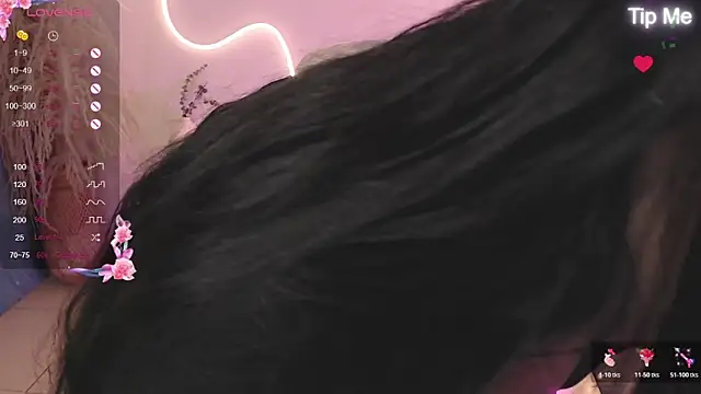 Snapshot of ViolettaHotLatin_ chatting on April 17, 2026, 12:41 pm ViolettaHotLatin online show from April 17, 2026, 12:41 pm