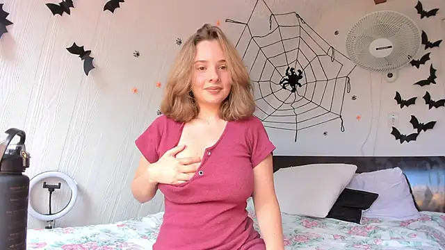 Sophy Bunny online show from October 16, 2025, 8:54 pm