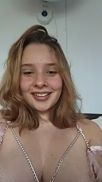 Sophy Bunny online show from December 4, 2025, 4:16 pm